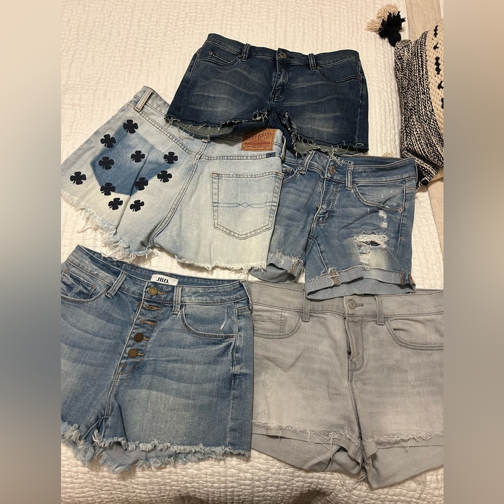 5 pairs of variety shorts. Lucky bcbg old navy American eagle. Great condition